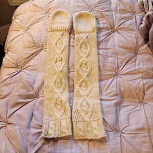 Bebe Gloves size M cream off white